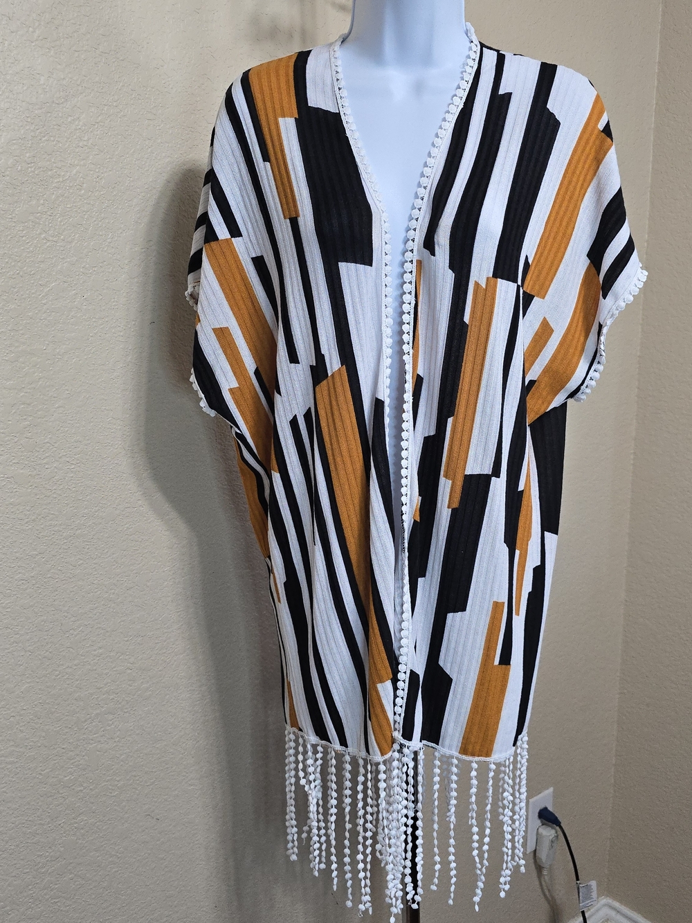 Lavish Geometric Fringe Kimono - White, Black & Mustard